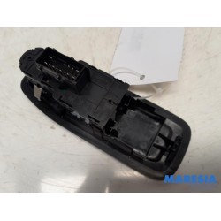 Peugeot - 208 - Electric window switch