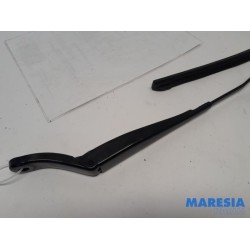 Peugeot - 208 - Front wiper arm
