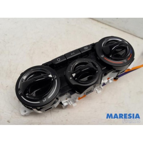 Peugeot - 208 - Heater control panel