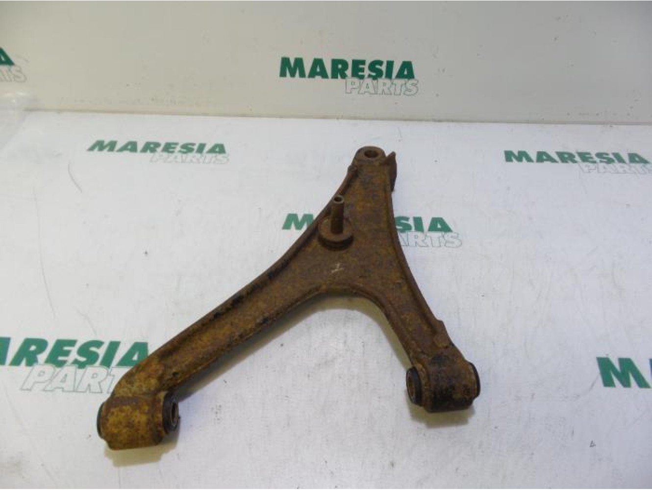 Renault - Trafic - Front lower wishbone, right
