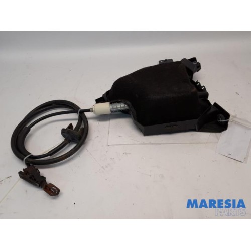 Citroen - C4 Grand Picasso - Parking brake mechanism