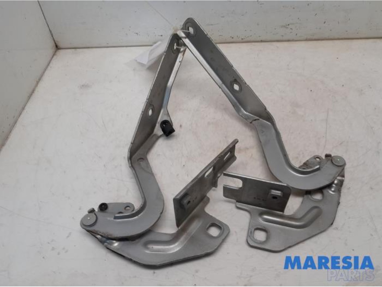 Citroen - C4 Grand Picasso - Bonnet Hinge