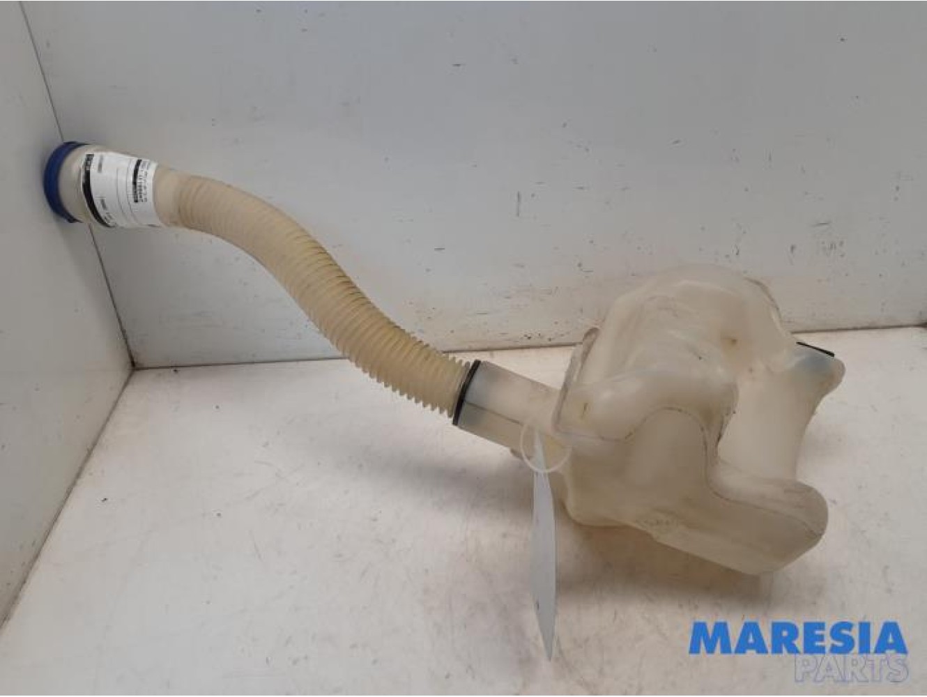 Citroen - C4 Grand Picasso - Front windscreen washer reservoir