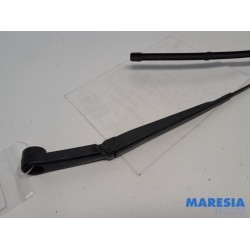 Citroen - C4 Grand Picasso - Front wiper arm