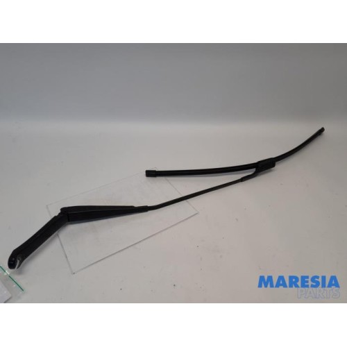 Peugeot - 508 - Front wiper arm