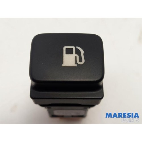 Citroen - C4 Grand Picasso - Tank cap cover switch