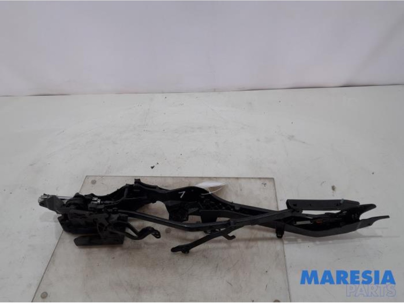 Peugeot - 307 - Convertible top hinge