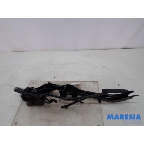 Peugeot - 307 - Convertible top hinge