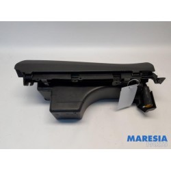 Citroen - C4 Grand Picasso - Glovebox
