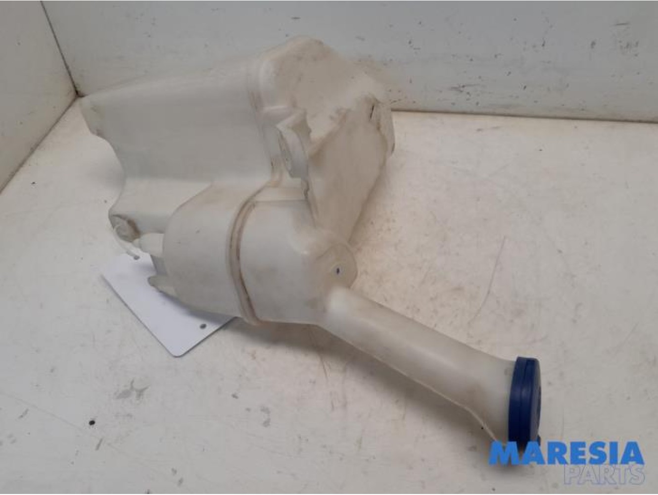 Citroen - C1 - Front windscreen washer reservoir