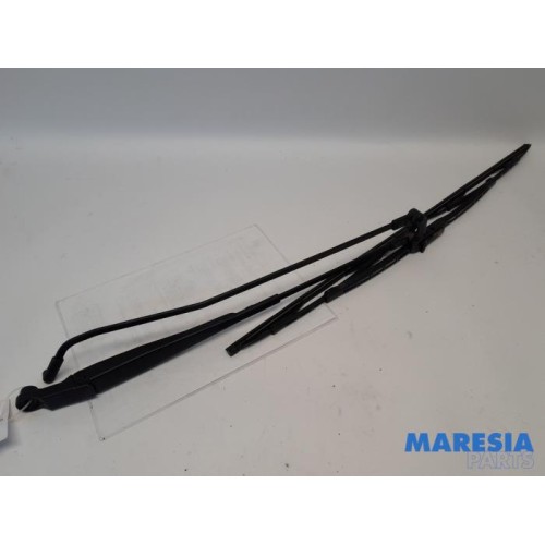 Citroen - C1 - Front wiper arm