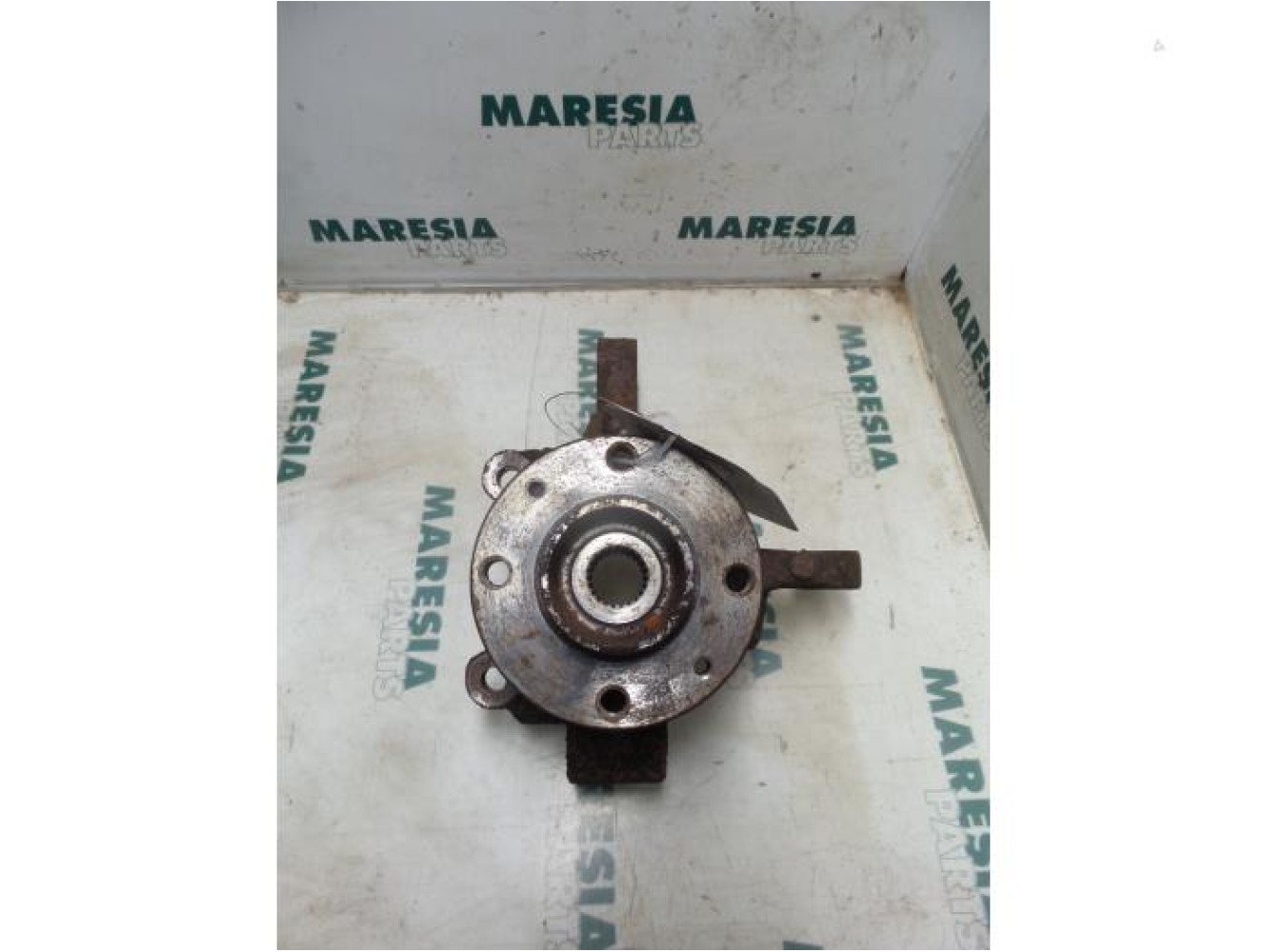 Renault - Clio - Fusee links-voor