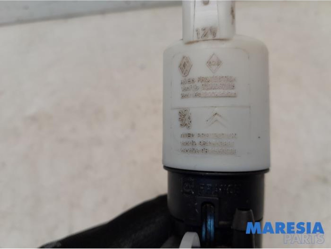 Peugeot - 307 - Windscreen washer pump