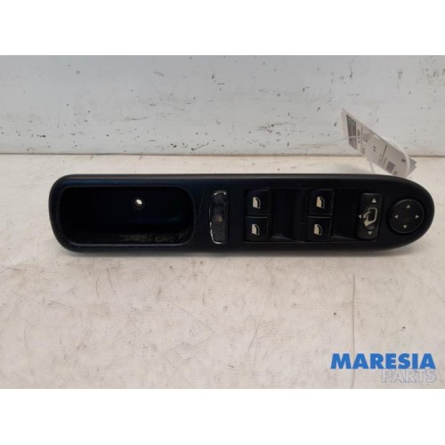 Peugeot - 307 - Multi-functional window switch