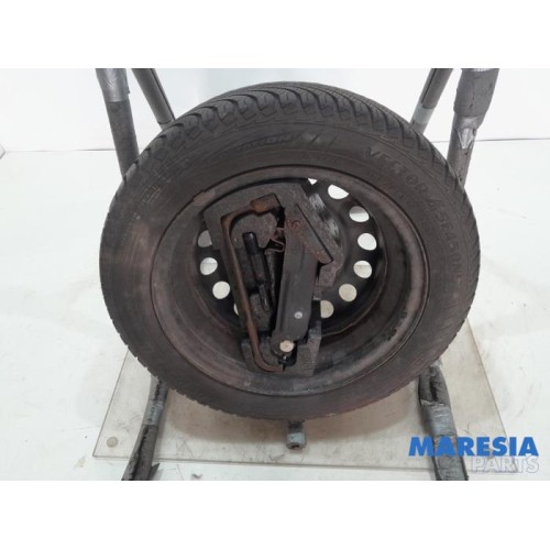 Citroen - C1 - Krikset + reservewiel