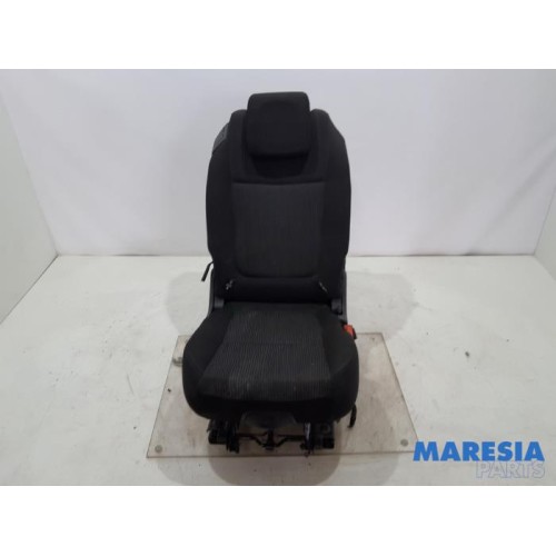 Peugeot - 5008 - Stoel achter