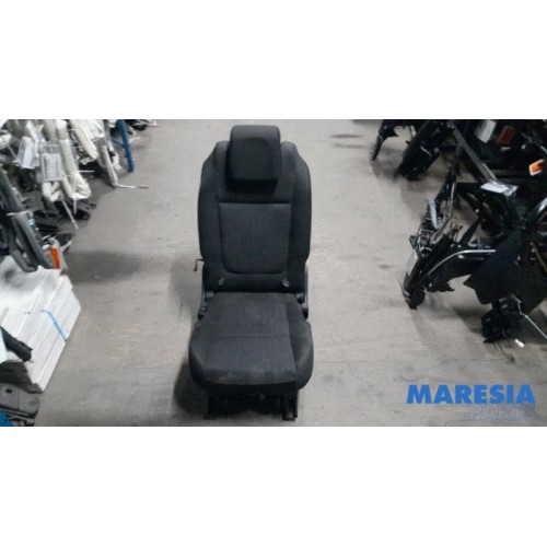 Peugeot - 5008 - Stoel achter