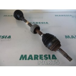 Renault - Clio - Front drive shaft, right