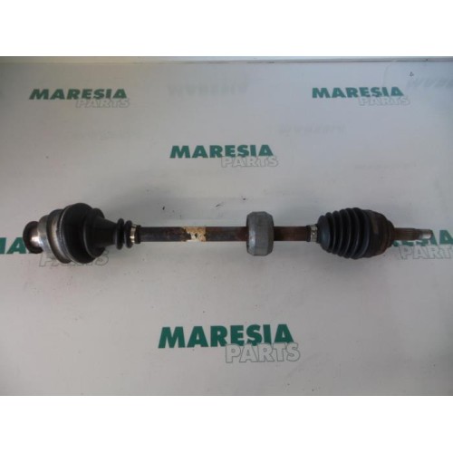 Renault - Clio - Front drive shaft, right