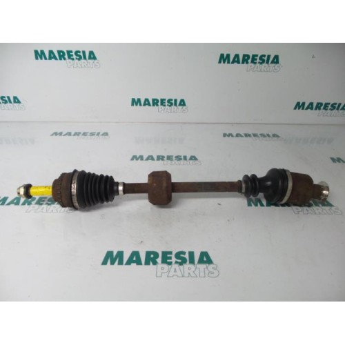 Renault - Clio - Front drive shaft, right