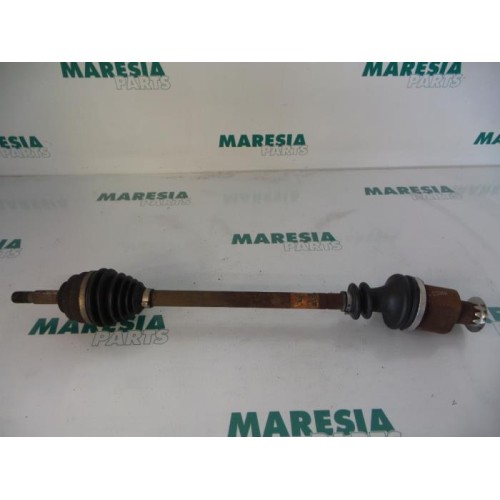 Renault - Clio - Front drive shaft, right