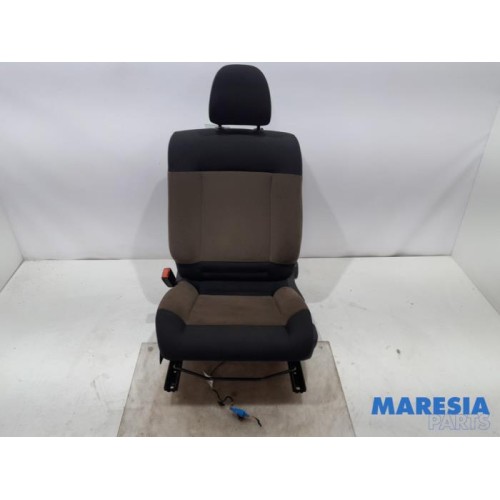 Citroen - C4 Cactus - Seat, left