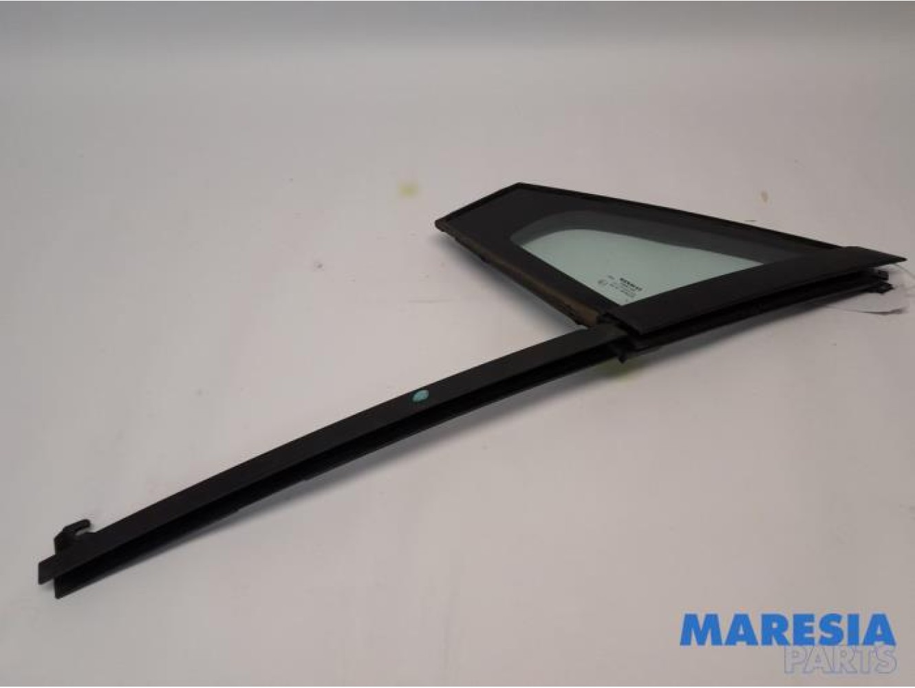 Renault - Clio - Quarter light, front right