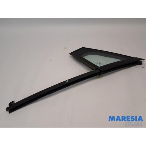 Renault - Clio - Quarter light, front right