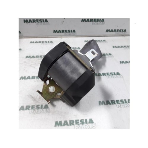 Renault - Clio - Rear seatbelt, left