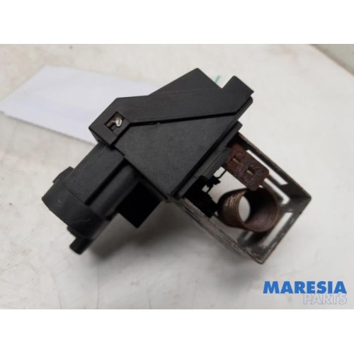 Citroen - C4 Cactus - Cooling fan resistor