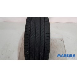 Renault - Clio - Tyre