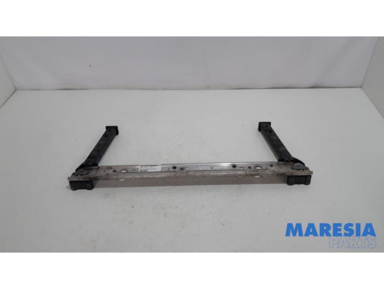 Renault - Megane - Barre radiateur