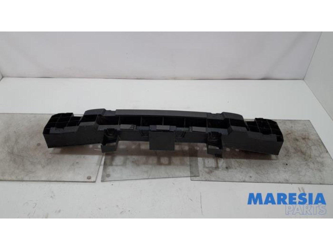 Renault - Clio - Rear bumper frame