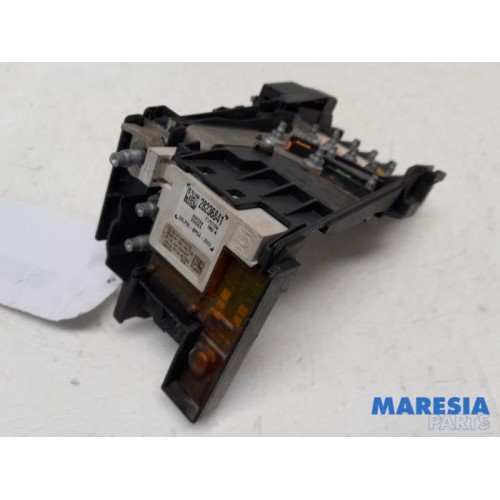 Peugeot - 5008 - Fuse box