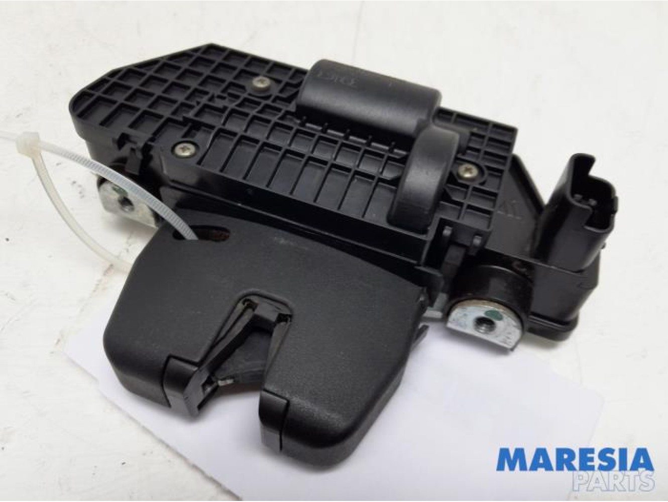 Peugeot - 5008 - Tailgate lock mechanism