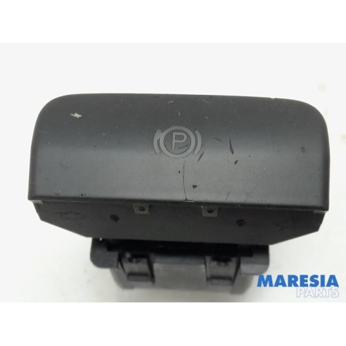 Peugeot - 5008 - Parking brake switch