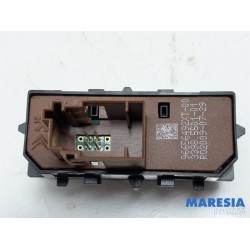 Peugeot - 5008 - ESP switch
