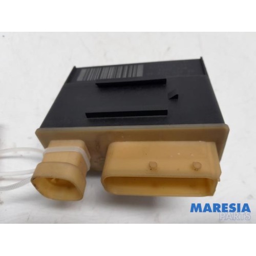 Peugeot - 5008 - Relay