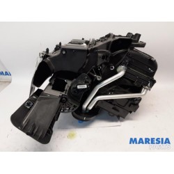 Renault - Clio - Heater housing