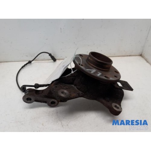 Renault - Megane - Knuckle, front left