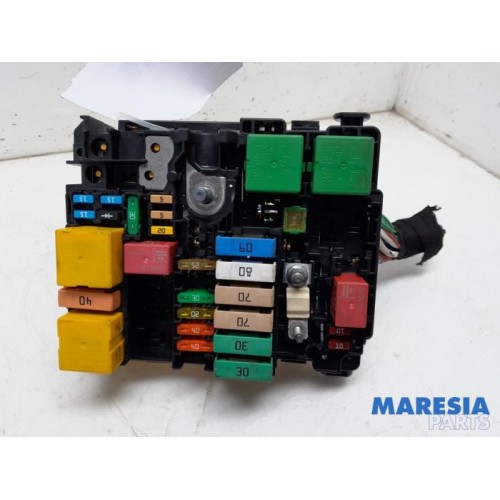Citroen - C4 Cactus - Fuse box