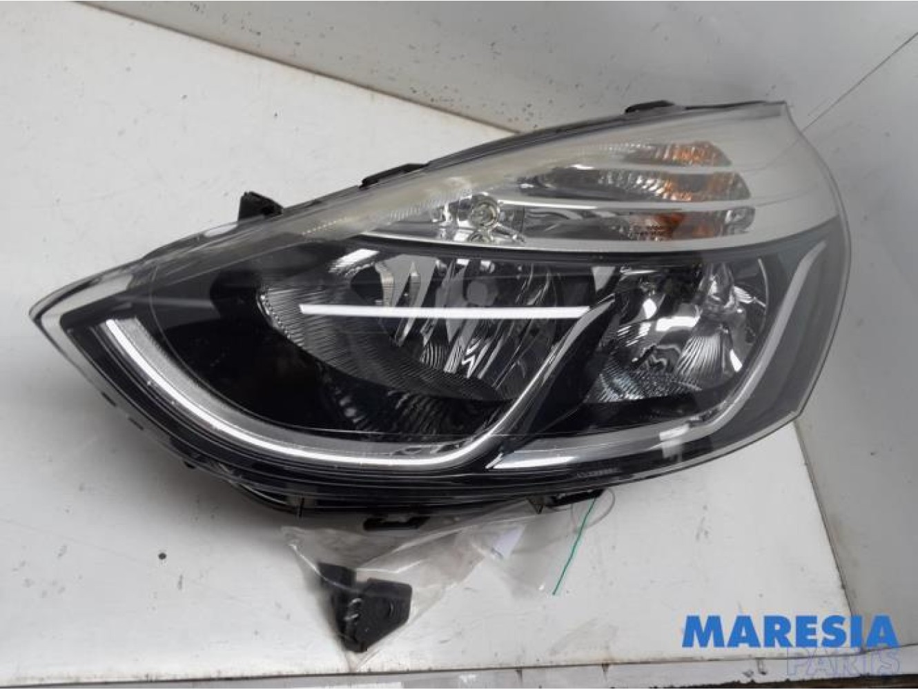 Renault - Clio - Headlight, left