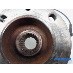 Renault - Clio - Knuckle, front right