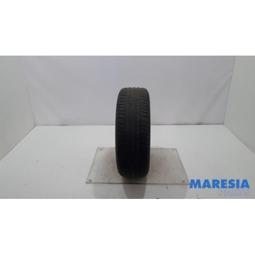 Renault - Grand Scenic - Tyre