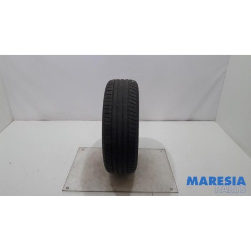 Renault - Grand Scenic - Tyre