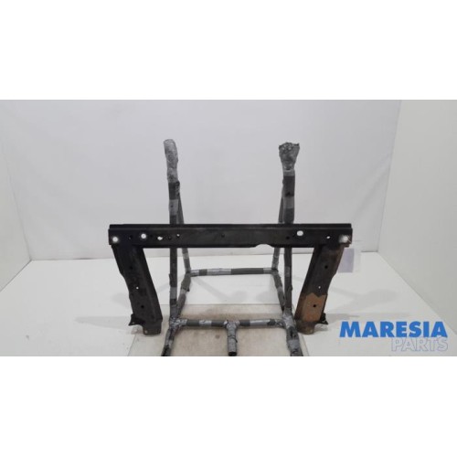 Renault - Grand Scenic - Radiator bar