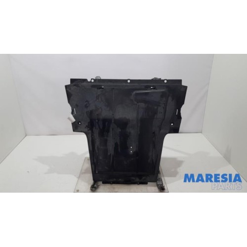 Renault - Grand Scenic - Engine protection panel