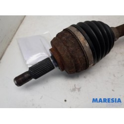 Renault - Megane - Front drive shaft, left