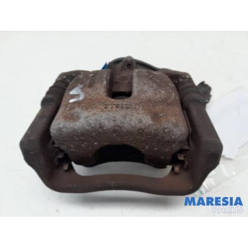 Renault - Megane - Rear brake calliper, left