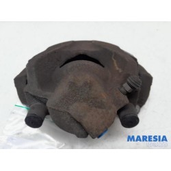 Renault - Megane - Front brake calliper, right